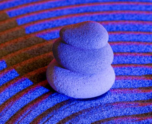 Piedras amontonadas en equilibrio